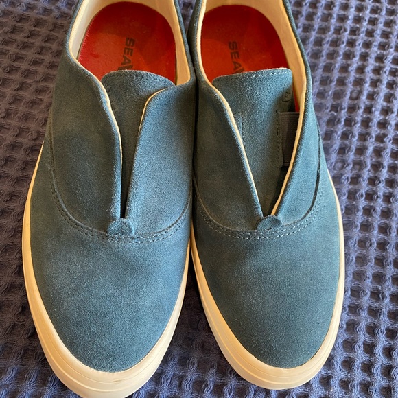 SeaVees woman’s slip on sneakers - Picture 2 of 8